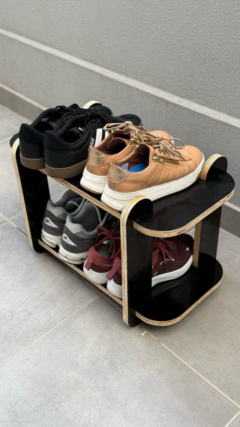 Bajo y ancho. Ideal para almacenamiento.